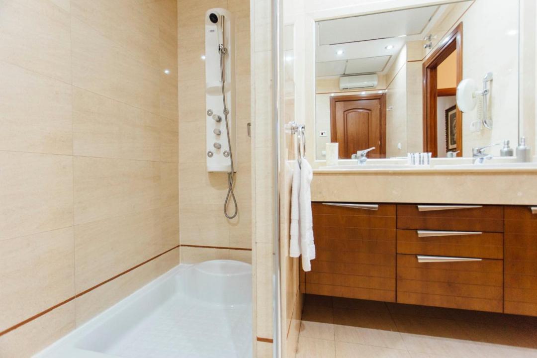 セビリアDuplex With Terrace- 5Bd 3Bth- Centerアパートメント エクステリア 写真